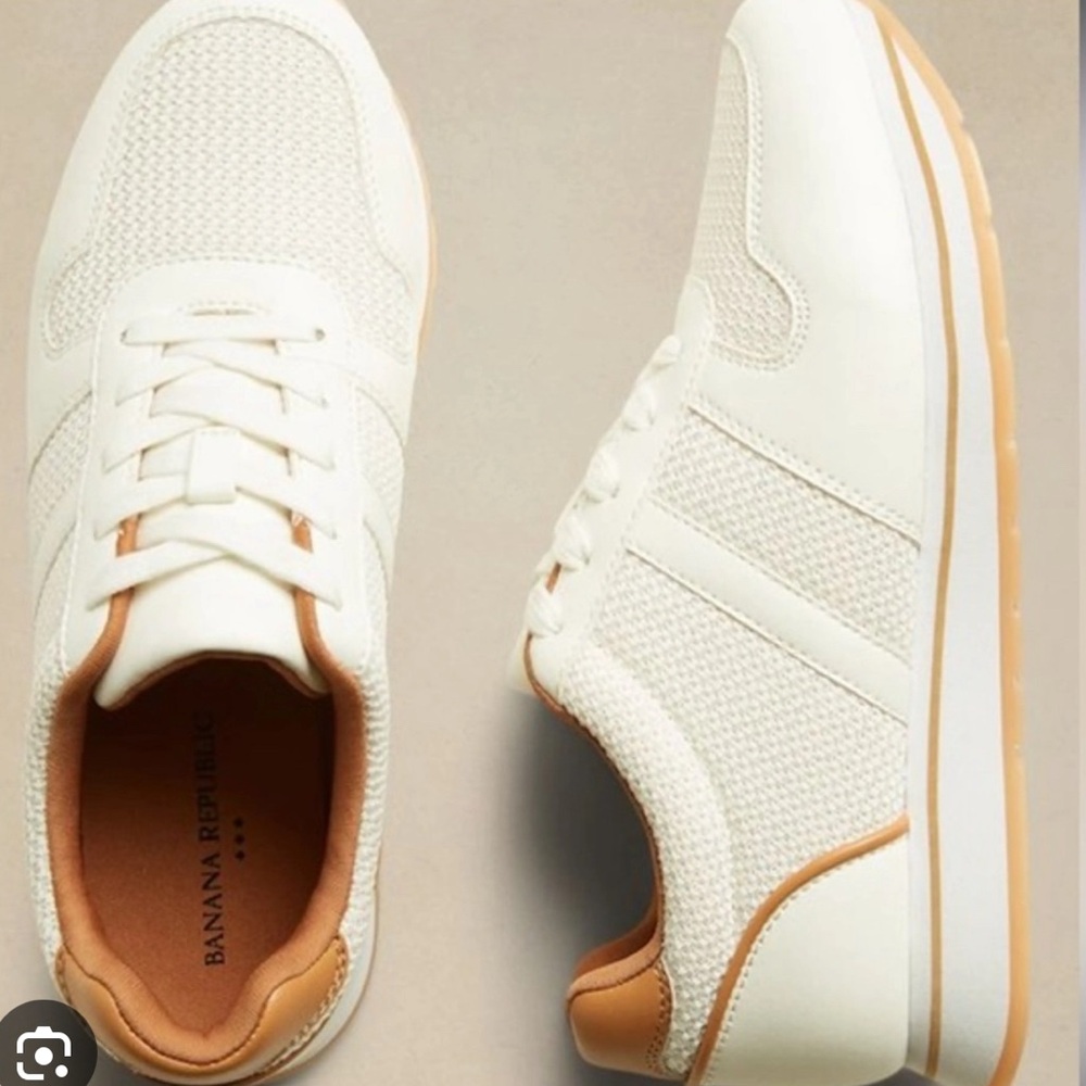 Banana Republic Women’s Sneakers Size 9